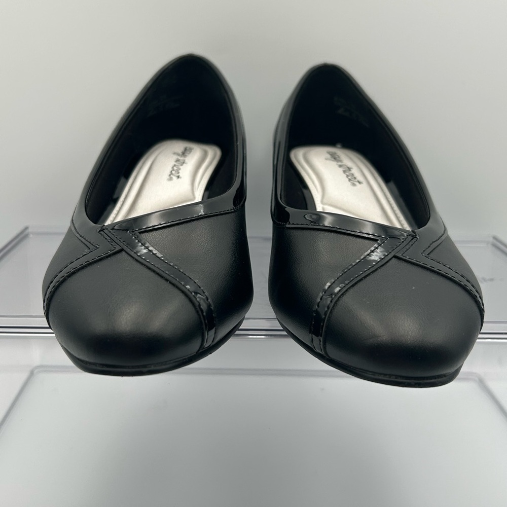 Easy Street Women's Black Pumps